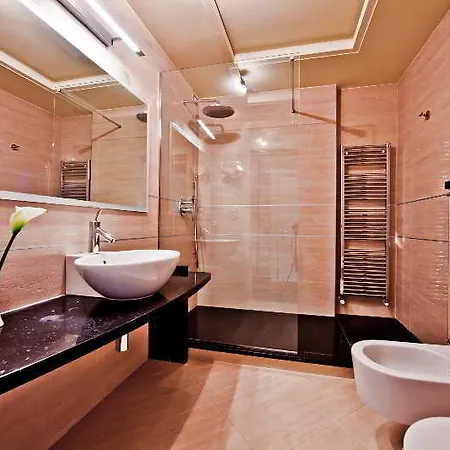 Kristal Palace - Tonelli - Adult Friendly *
