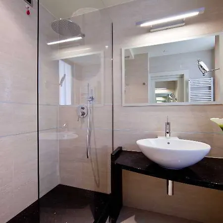 Kristal Palace - Tonelli - Adult Friendly Hotel